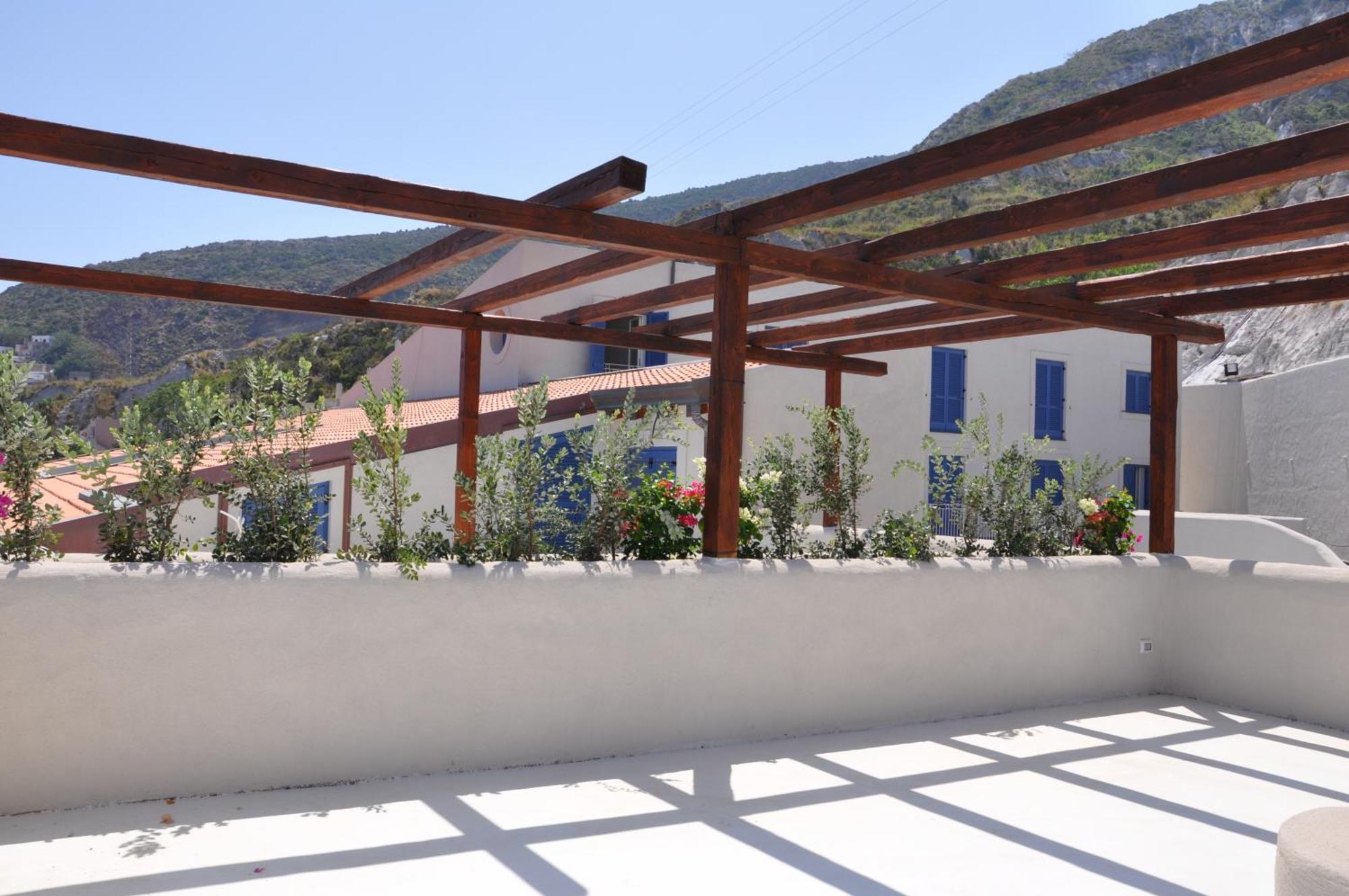 Nerossidiana Aparthotel Acquacalda Exterior photo